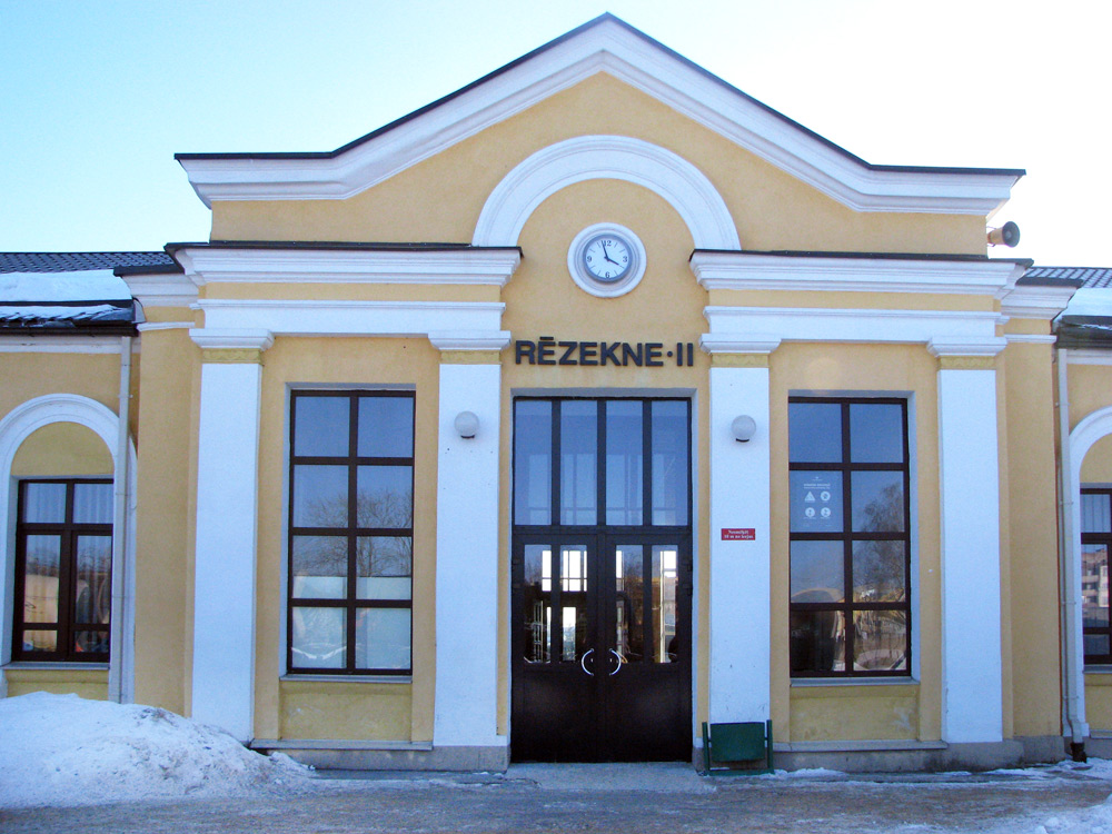 Rēzekne, fasādes pulksteņi