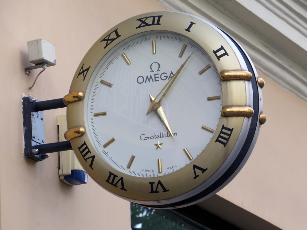 Omega reklāmas 2 pusīgais pulkstenis