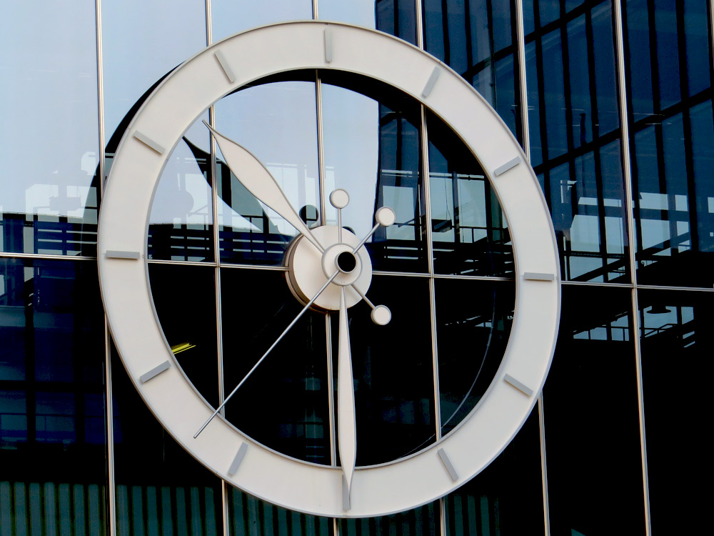Messe Basel fasādes pulksteņa ciparnīca