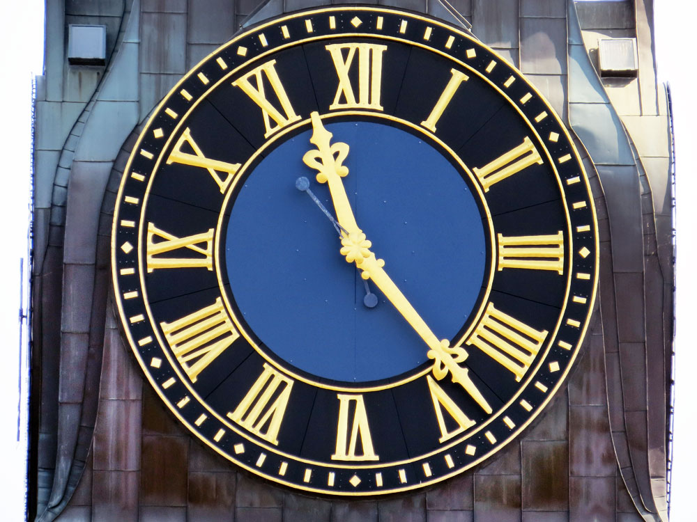  Talsu pulkstenis ar zvanu