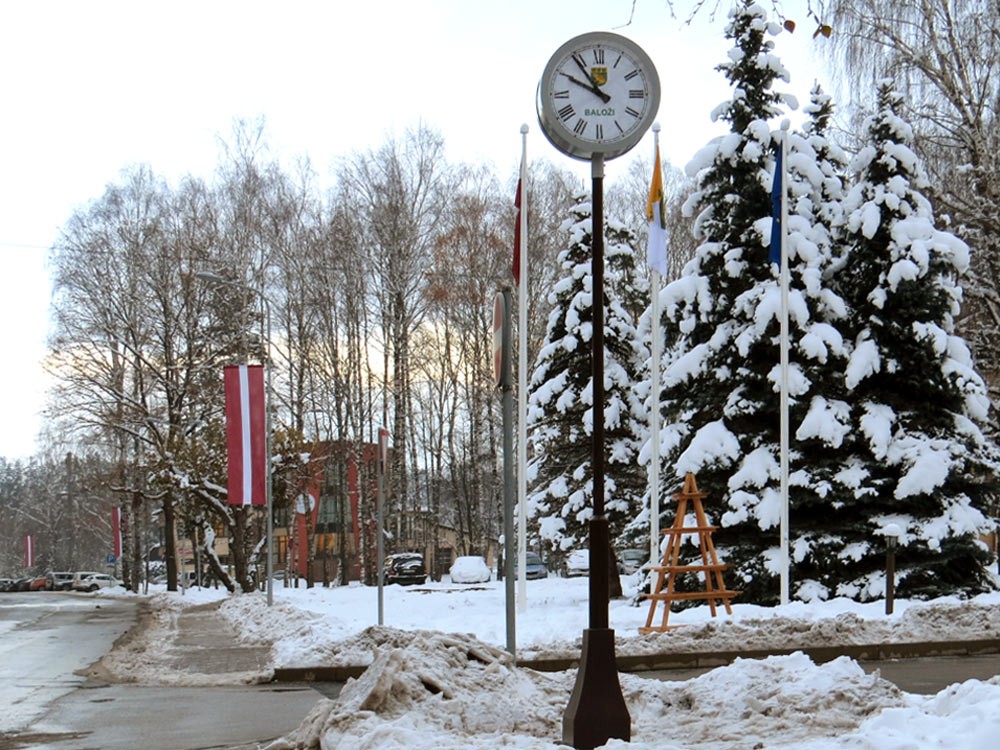 Baloži. 2-pusīgais pilsētas pulkstenis. 