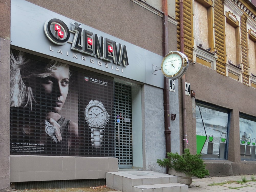 Firmas Raymond Weil reklāmas pulkstenis