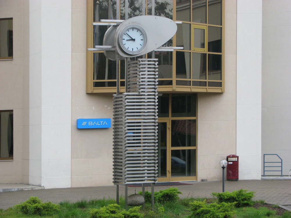 2-pisīgais pulkstenis, Rīga, Raunas iela, "Balta"